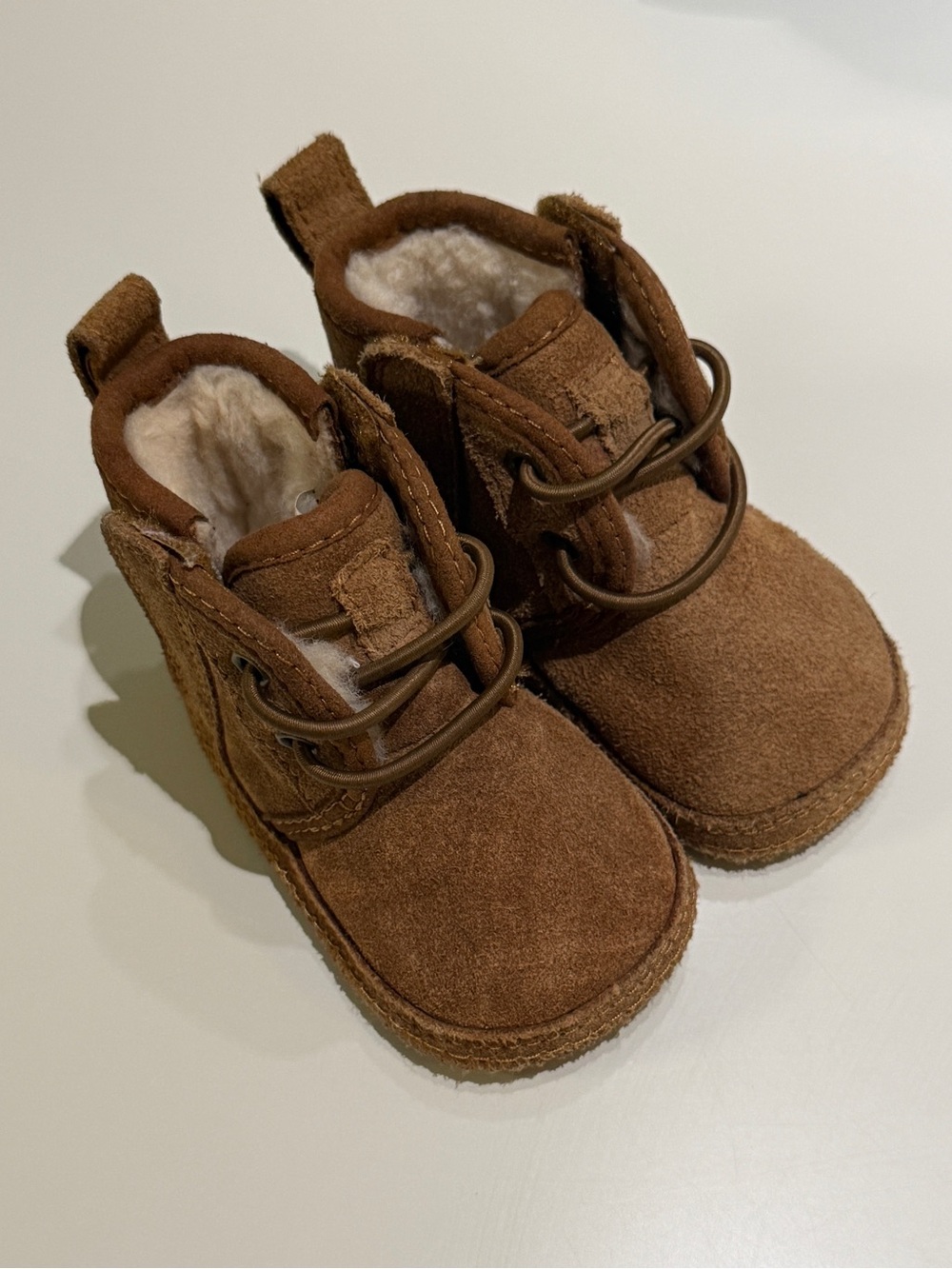 UGG Kids Chestnut Suede Lace-Up Fleece-Lined Boots